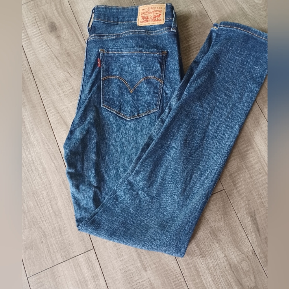 Livi strauss &co size W32 L30 color blue